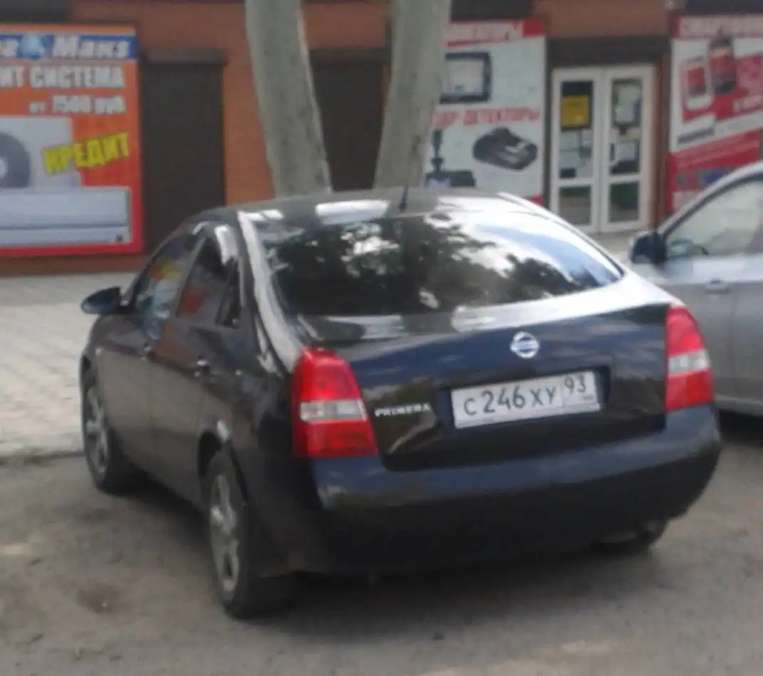 Фото автомобиля NISSAN PRIMERA, 2006 — госномер В212ЕВ323. Цвет: ЧЕРНЫЙ