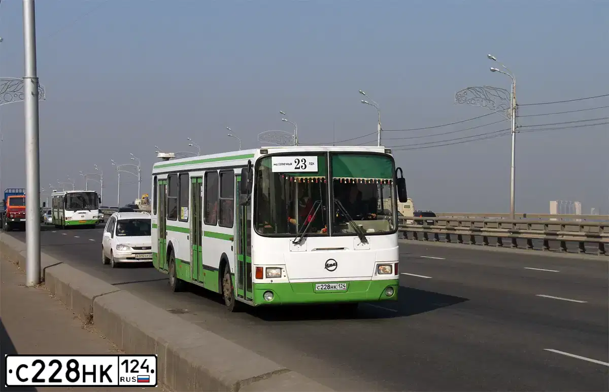 Фото автомобиля LIAZ Z 5256, 2006 — госномер С228НК124. Цвет: Белый