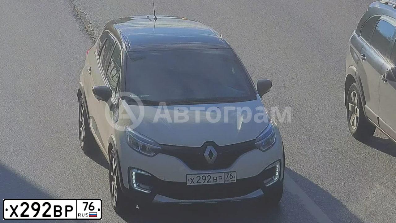 Фото автомобиля RENAULT KAPTUR, 2017 — госномер Х292ВР76. Цвет: светло-бежевый коричневый