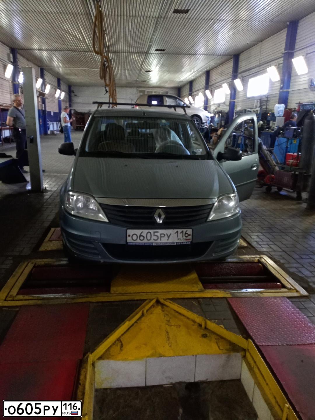 Фото автомобиля RENAULT LOGAN, 2011 — госномер О605РУ116. Цвет: СИНИЙ