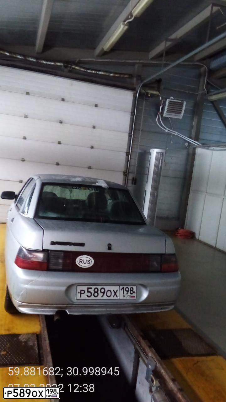 Фото автомобиля LADA 2110, 2004 — госномер А430ВУ105. Цвет: СВЕТЛО-СЕРЕБРИСТЫЙ МЕТАЛЛ