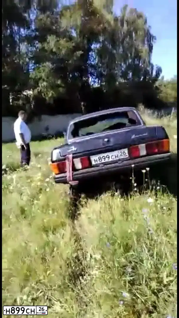 Фото автомобиля GAZ 3102 WOLGA, 1993 — госномер Н899СН26. Цвет: ЧЕРНЫЙ