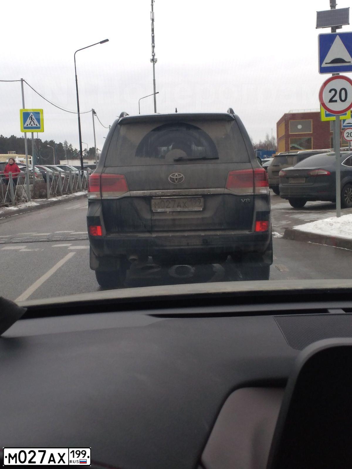 Фото автомобиля LANDROVER FREELANDER, 2007 — госномер М027АХ199. Цвет: ЧЕРНЫЙ
