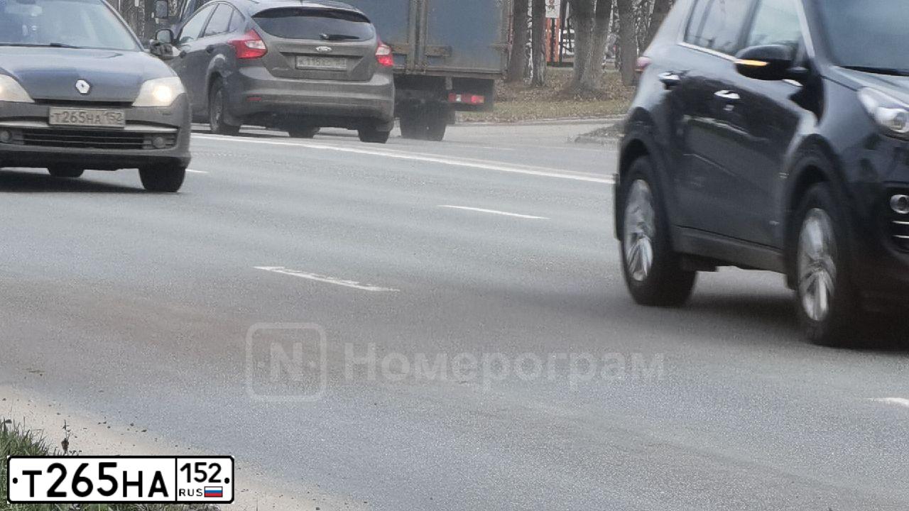 Фото автомобиля RENAULT LAGUNA, 2008 — госномер Т265НА152. Цвет: ЧЕРНЫЙ