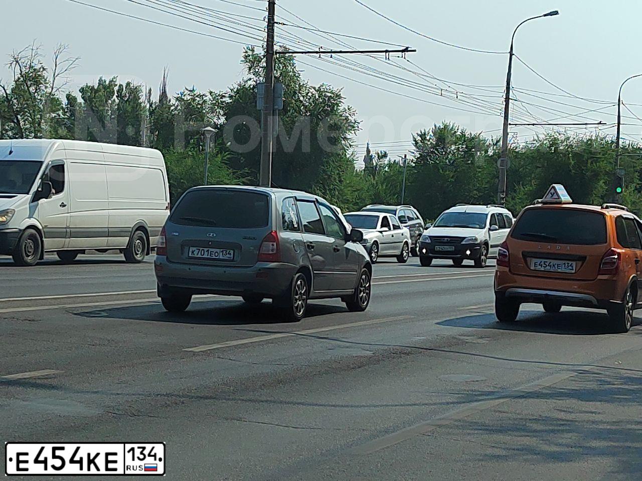Фото автомобиля LADA KALINA, 2018 — госномер А707ВА181. Цвет: серебристо-темно-серый