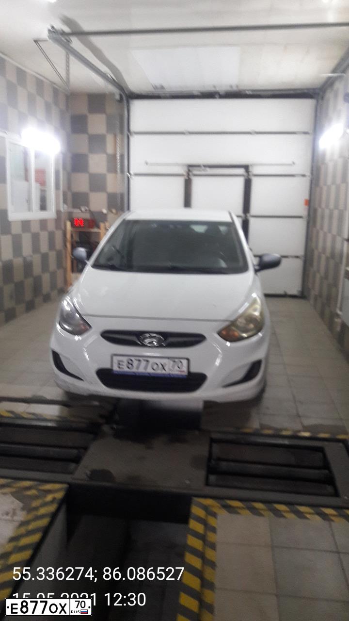 Фото автомобиля HYUNDAI SOLARIS, 2012 — госномер В747РВ142. Цвет: Белый