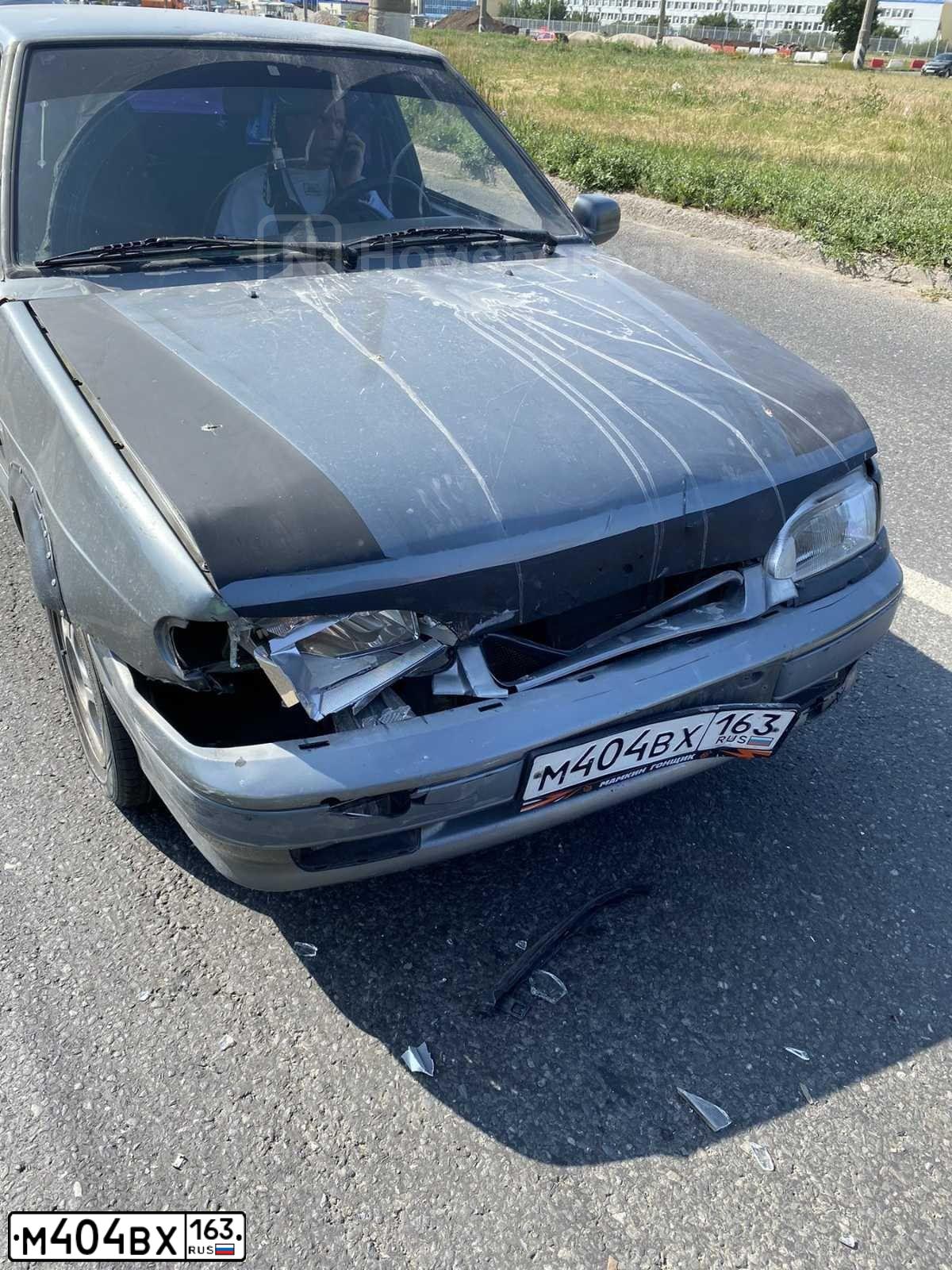 Фото автомобиля LADA 2114 SAMARA, 2006 — госномер М404ВХ163. Цвет: СЕРЕБРИСТО-СЕРО-ЗЕЛЕНЫЙ