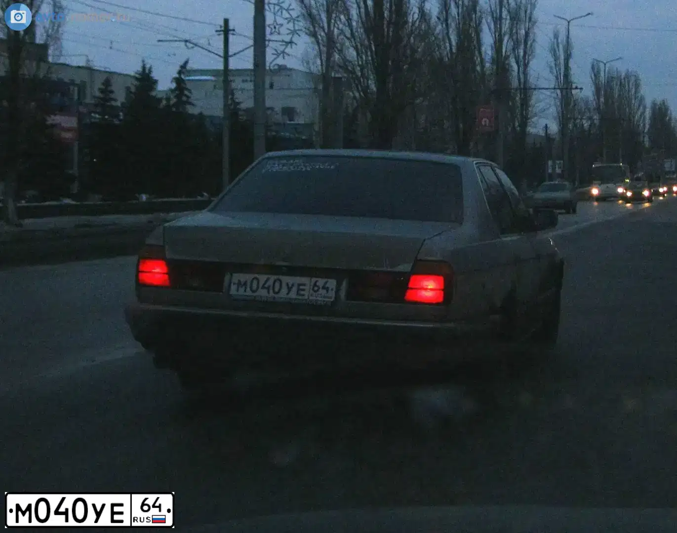Фото автомобиля BMW SERIE 7, 1990 — госномер Х875ТР64. Цвет: СЕРЕБРИСТЫЙ