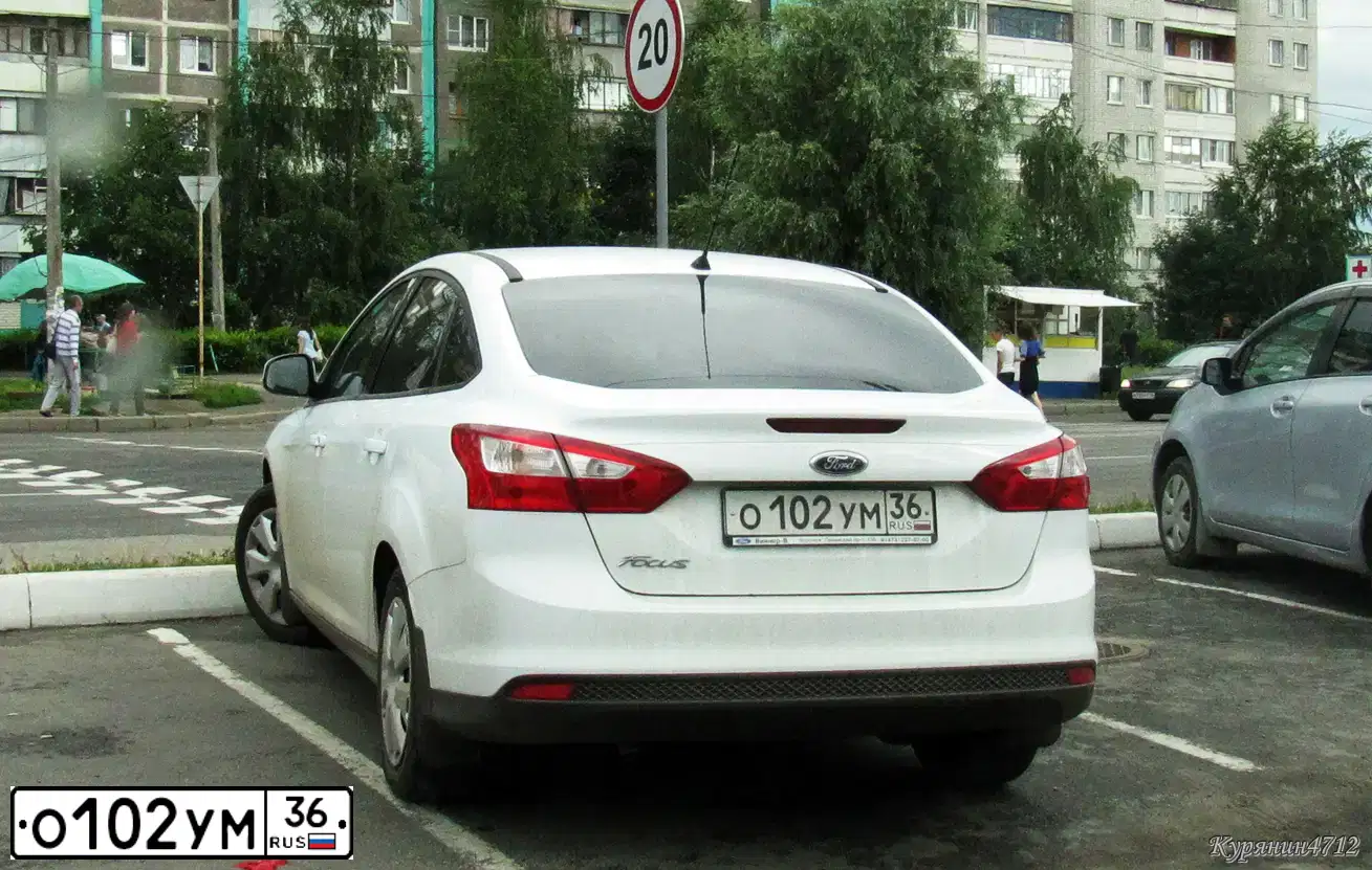 Фото автомобиля RENAULT CLIO, 2008 — госномер С762ВА136. Цвет: серебристый