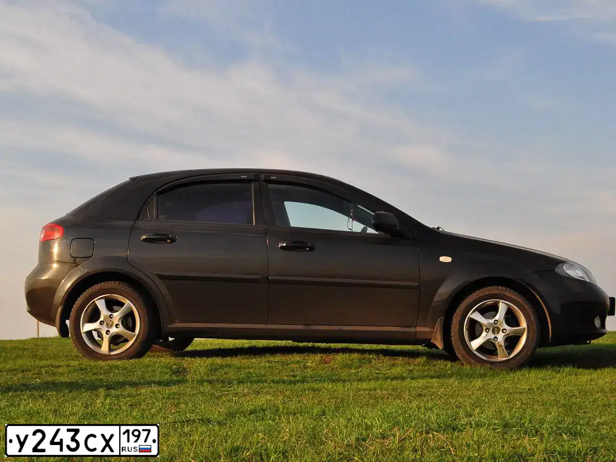 Фото автомобиля CHEVROLET LACETTI, 2007 — госномер О971АВ196. Цвет: ЧЕРНЫЙ