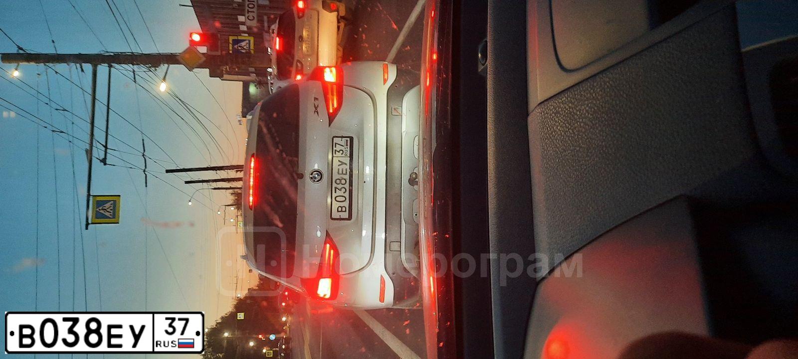 Фото автомобиля VOLVO S40, 2006 — госномер В038ЕУ37. Цвет: Темно-синий