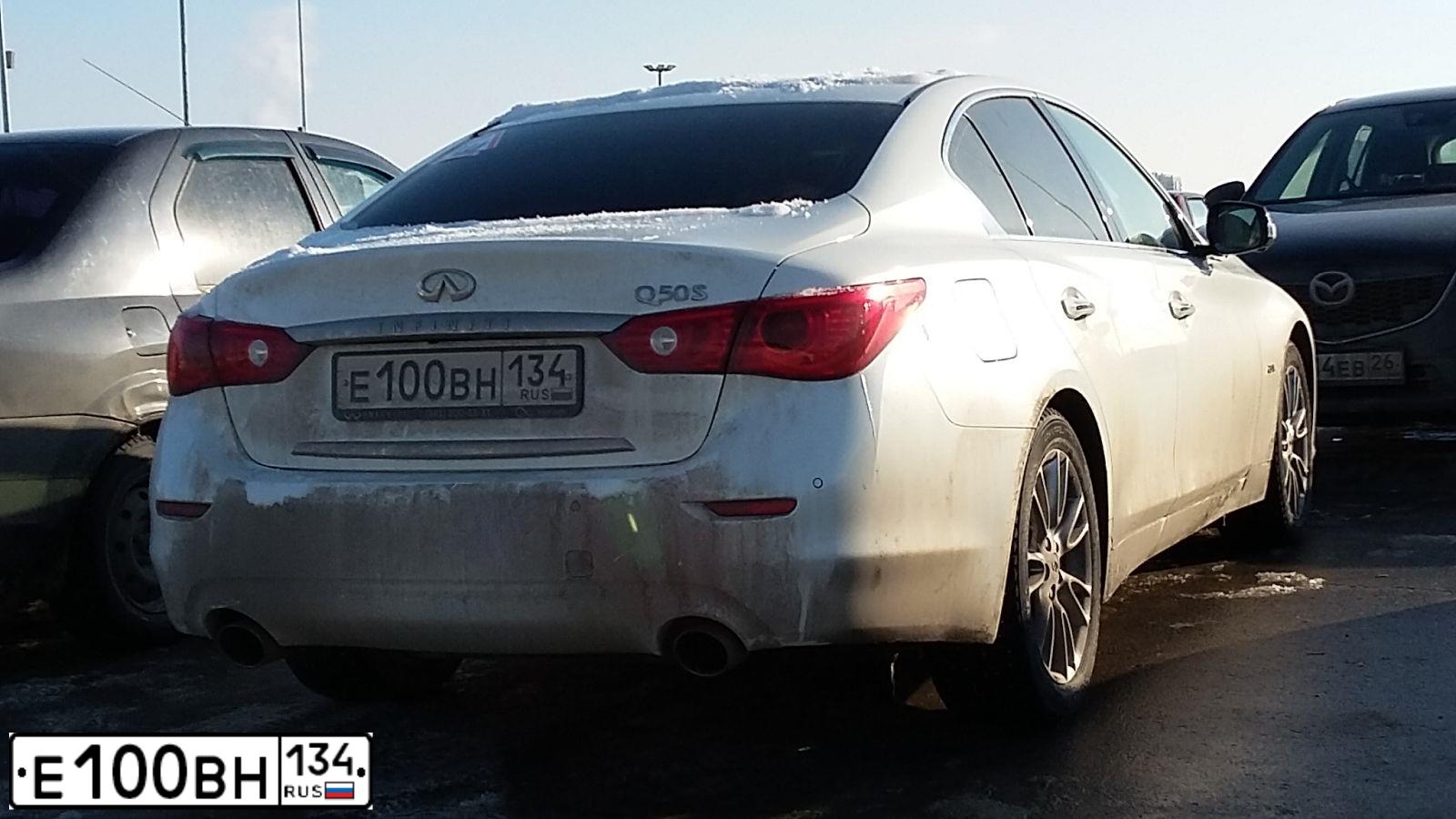Фото автомобиля INFINITI Q50, 2017 — госномер Е100ВН134. Цвет: БЕЛЫЙ
