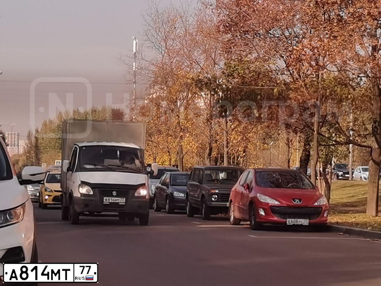 Фото автомобиля LADA 2106, 1995 — госномер А814МТ77. Цвет: БЕЛЫЙ