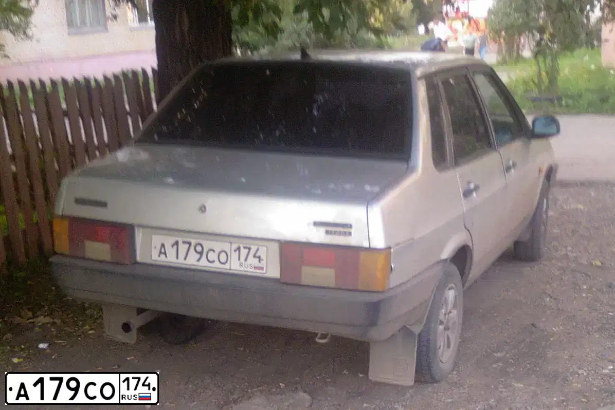 Фото автомобиля LADA 2109 SAMARA, 2002 — госномер О555ТЕ74. Цвет: СНЕЖНАЯ КОРОЛЕВА