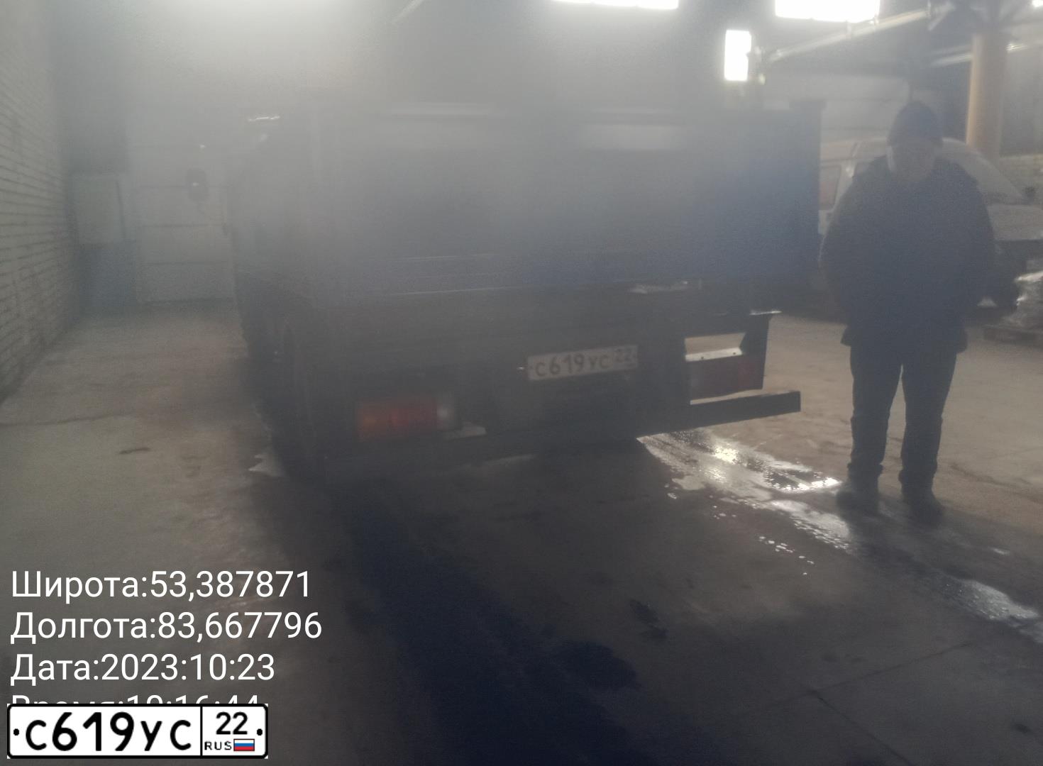 Фото автомобиля HYUNDAI HD-SERIE, 2007 — госномер Е166АУ70. Цвет: синий
