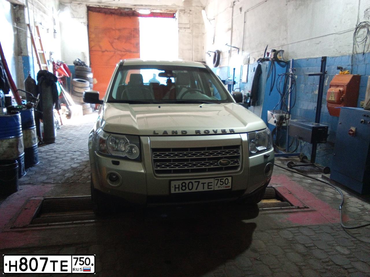 Фото автомобиля LAND ROVER FREELANDER, 2008 — госномер Х389СЕ152. Цвет: ПЕСОЧНЫЙ