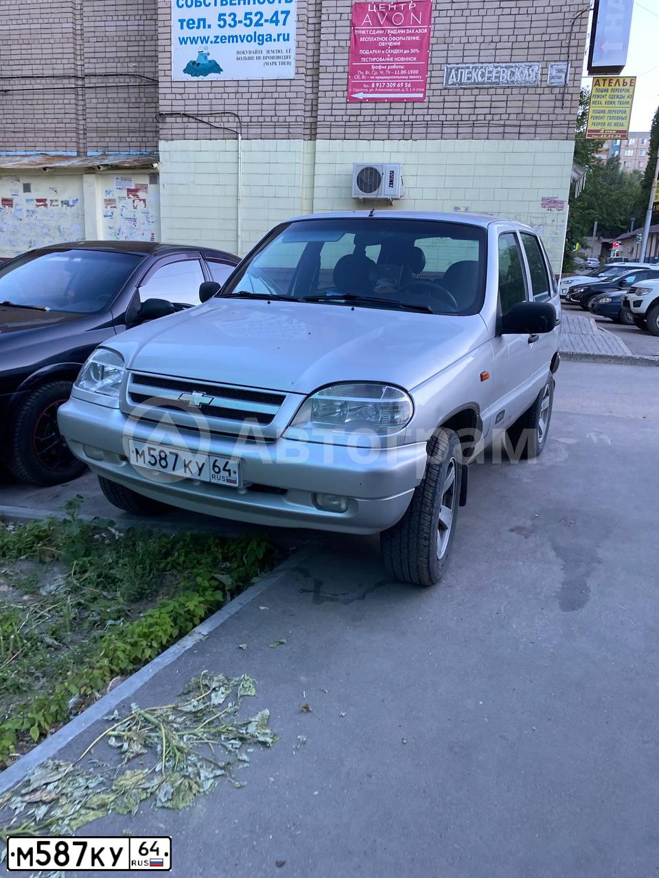 Фото автомобиля LADA 2109 SAMARA, 1998 — госномер М587КУ64. Цвет: ЗОЛОТОЙ