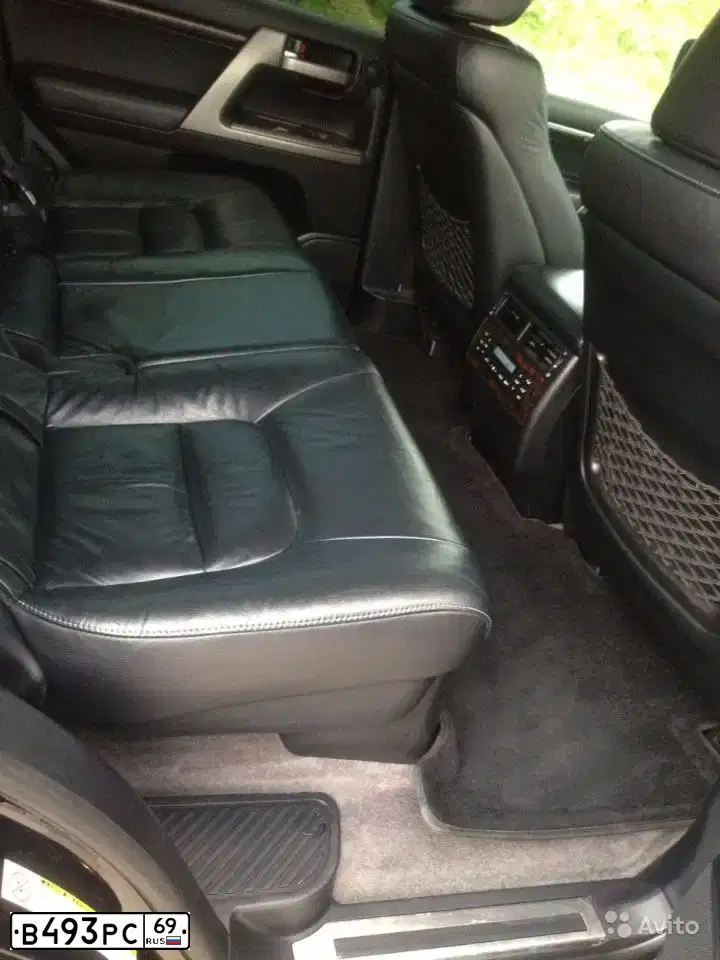 Фото автомобиля TOYOTA LANDCRUISER 200, 2011 — госномер О702КТ44. Цвет: ЧЕРНЫЙ