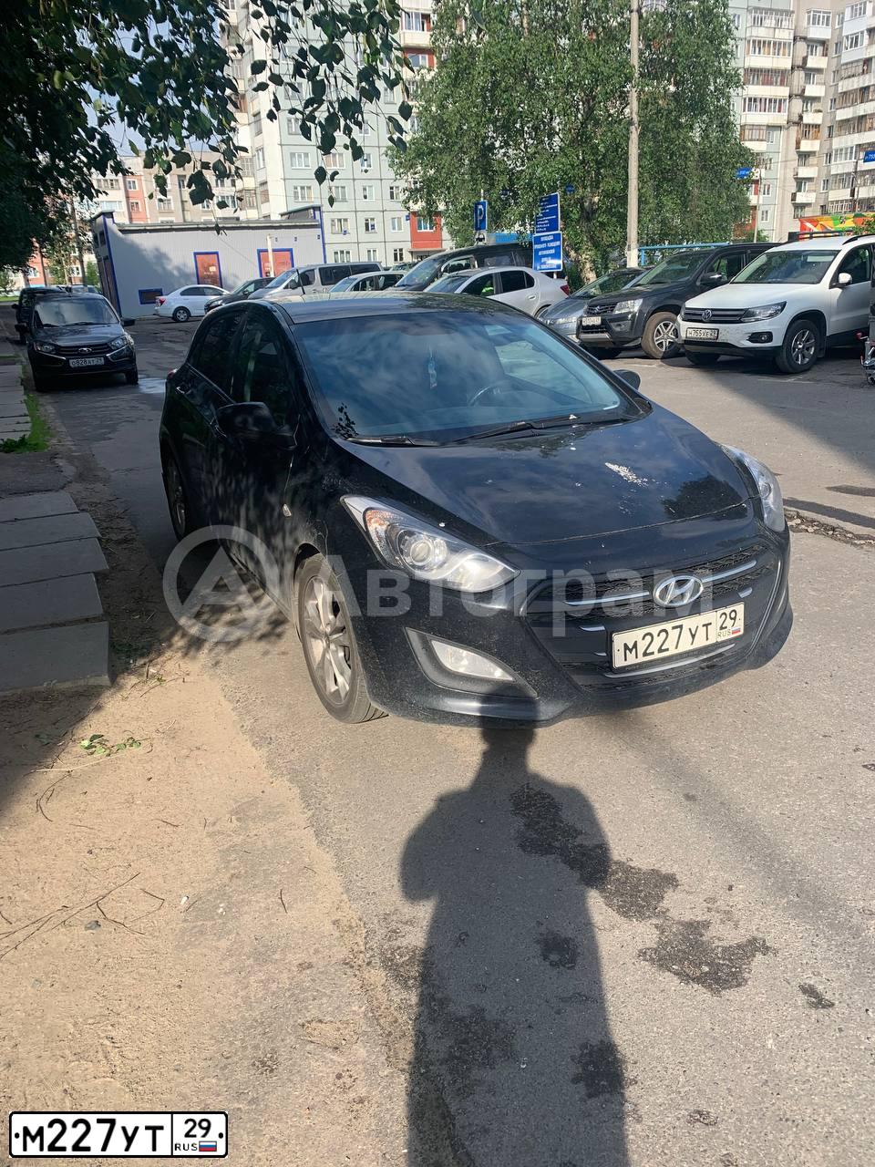 Фото автомобиля HYUNDAI I30, 2015 — госномер Т383МХ178. Цвет: ЧЕРНЫЙ