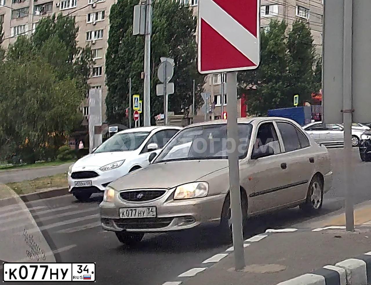 Фото автомобиля TAGAZ ACCENT, 2005 — госномер У333ОС34. Цвет: БЕЖЕВЫЙ