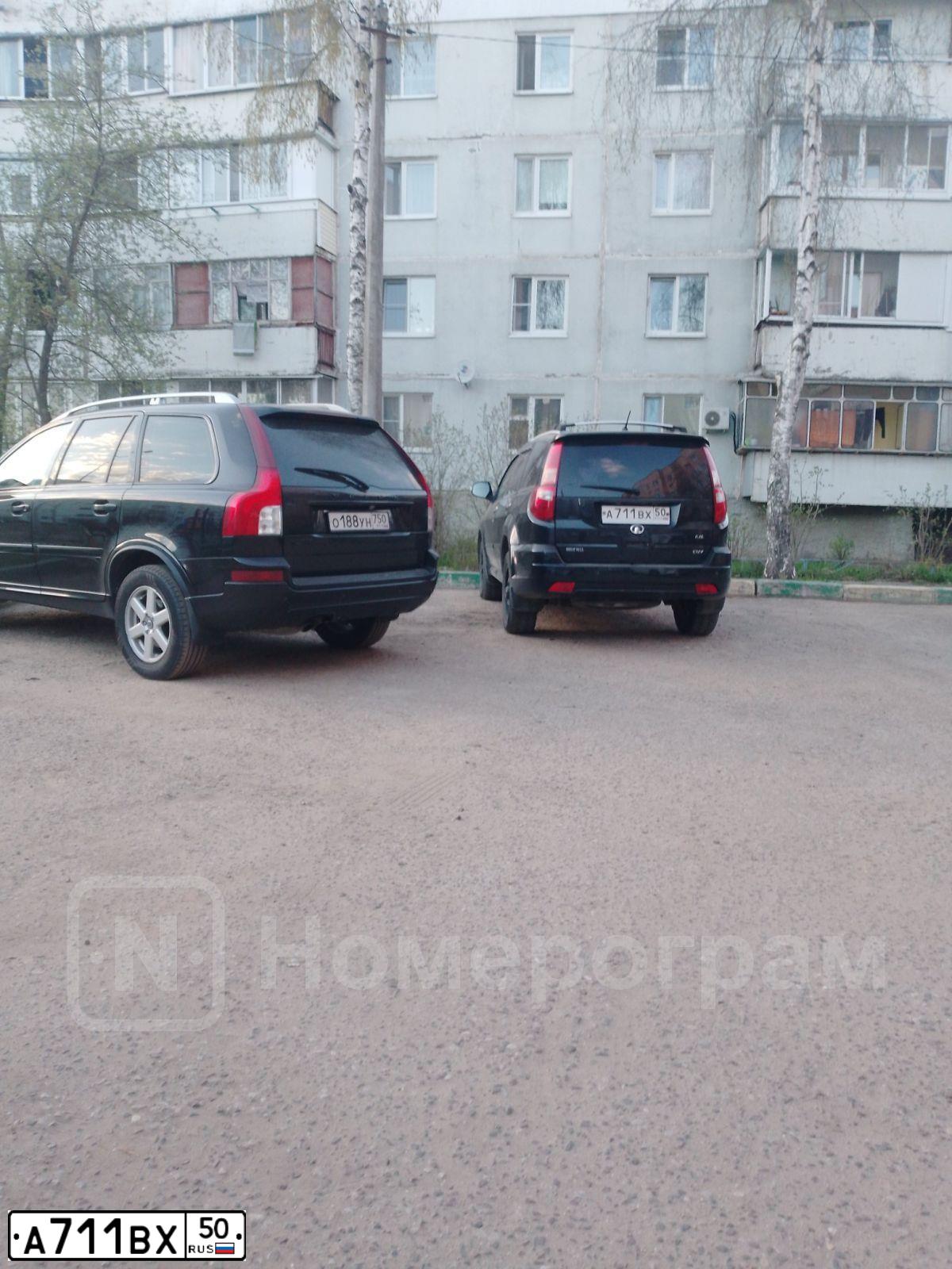 Фото автомобиля GREAT WALL HOVER, 2013 — госномер А711ВХ50. Цвет: ЧЕРНЫЙ