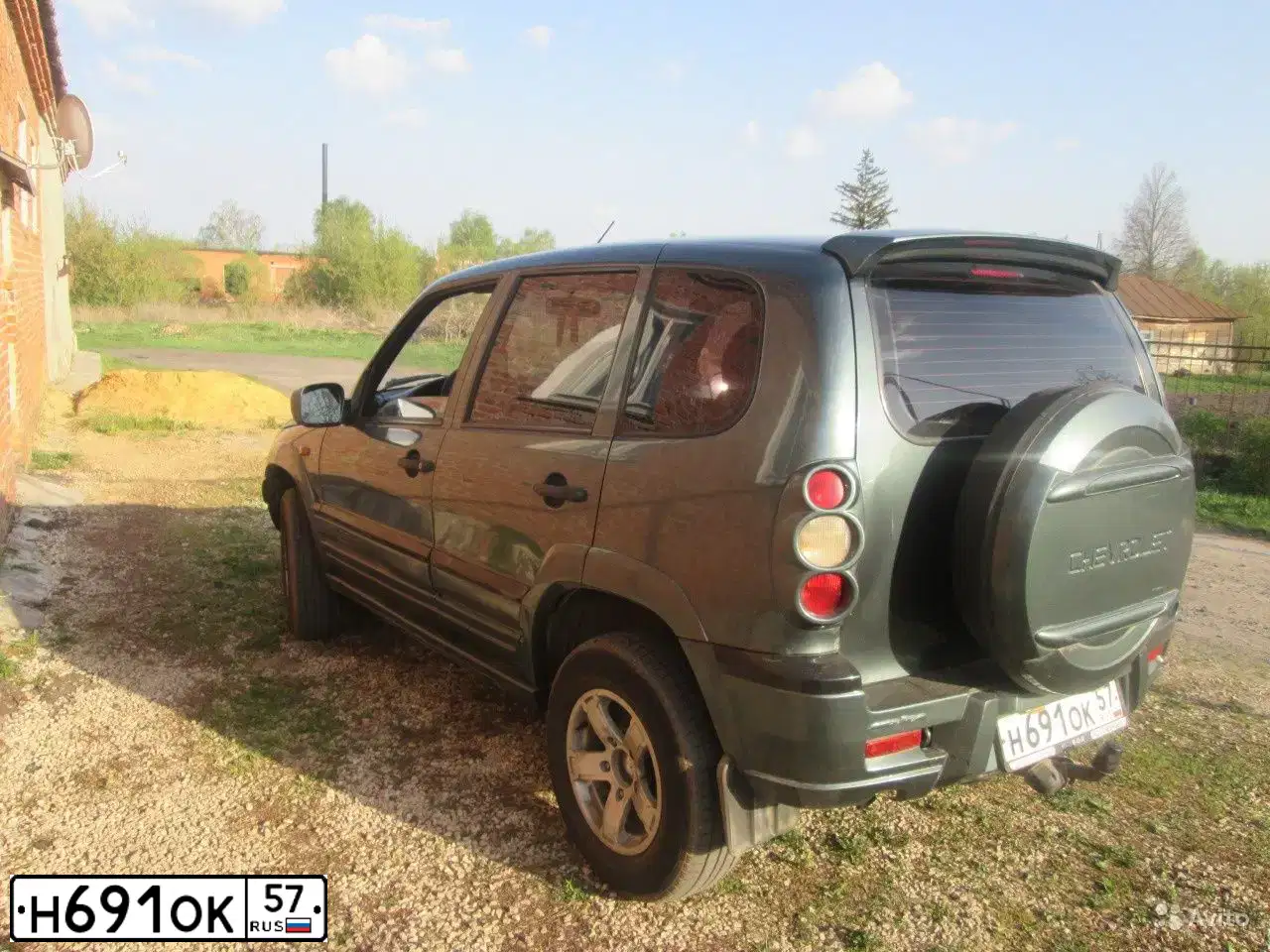 Фото автомобиля CHEVROLET NIVA, 2007 — госномер О503ОТ46. Цвет: темный серо-зеленый металлик