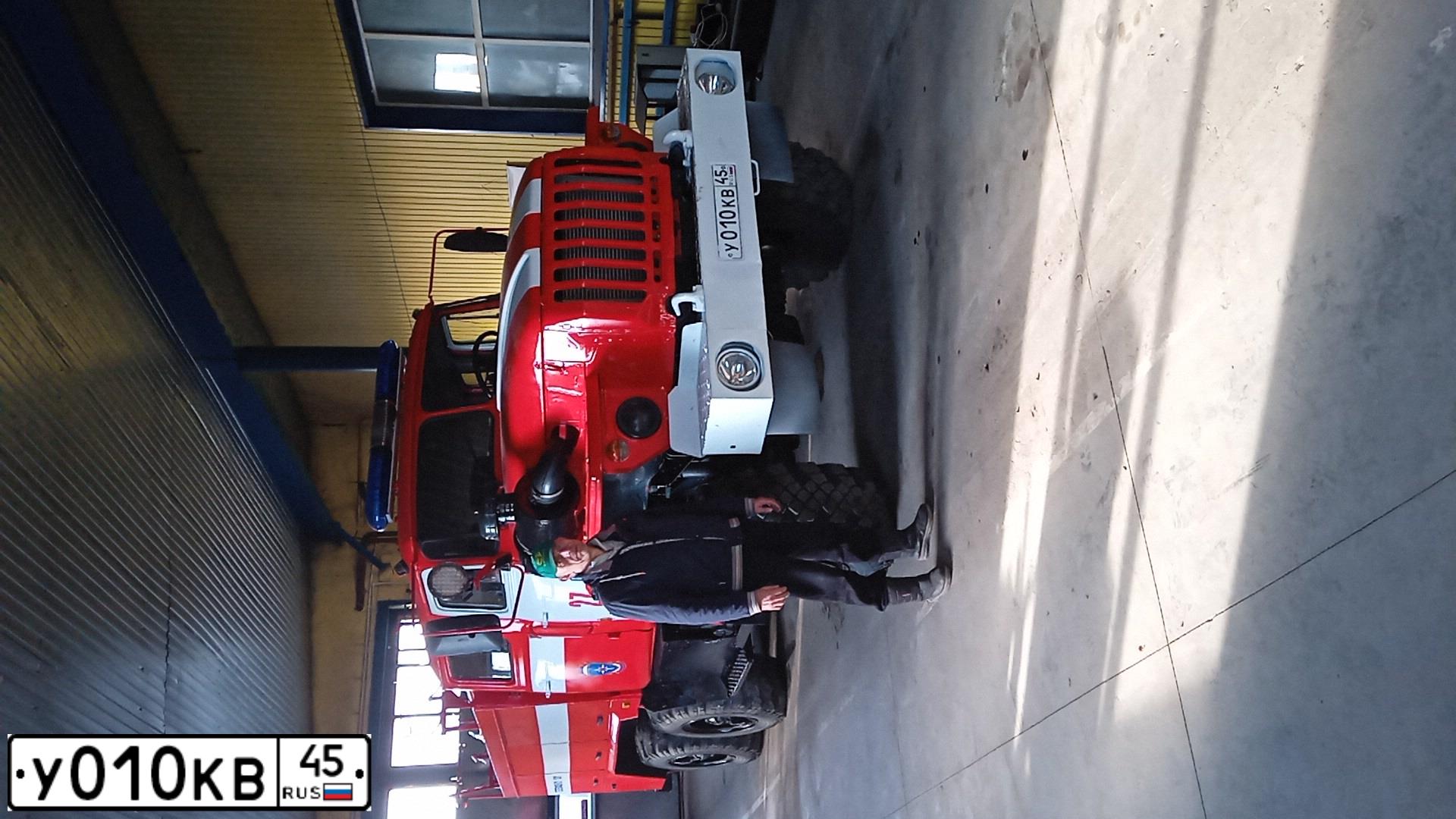 Фото автомобиля URAL L 5557 6X6, 2011 — госномер У010КВ45. Цвет: ГОСТ Р50574-02