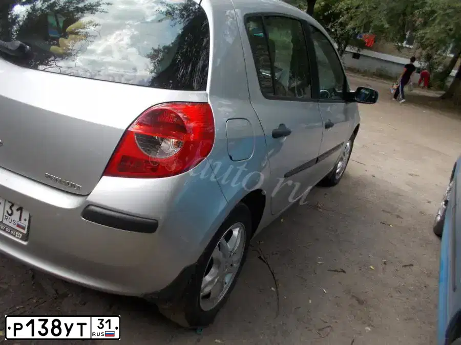 Фото автомобиля RENAULT CLIO, 2007 — госномер Р138УТ31. Цвет: ГОЛУБОЙ СВЕТЛО СЕРЫЙ