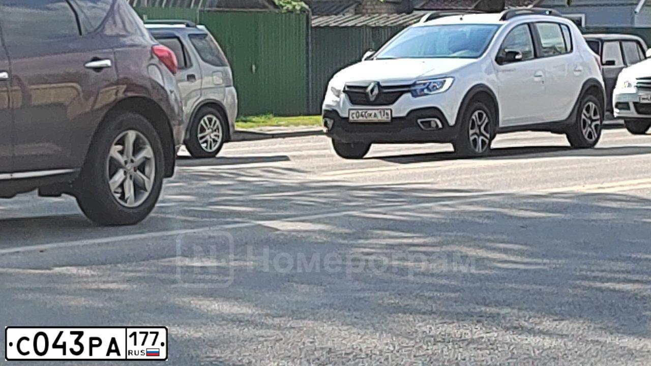Фото автомобиля FORD FOCUS, 2006 — госномер У692УУ190. Цвет: СЕРЕБРИСТЫЙ