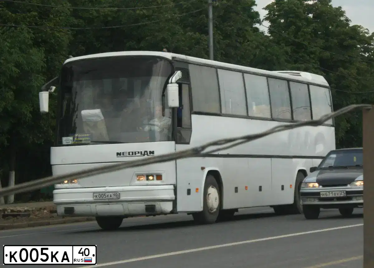 Фото автомобиля KAMAZ 55111 /6X4/, 2000 — госномер Р626НМ40. Цвет: СВЕТЛО-ДЫМЧАТЫЙ
