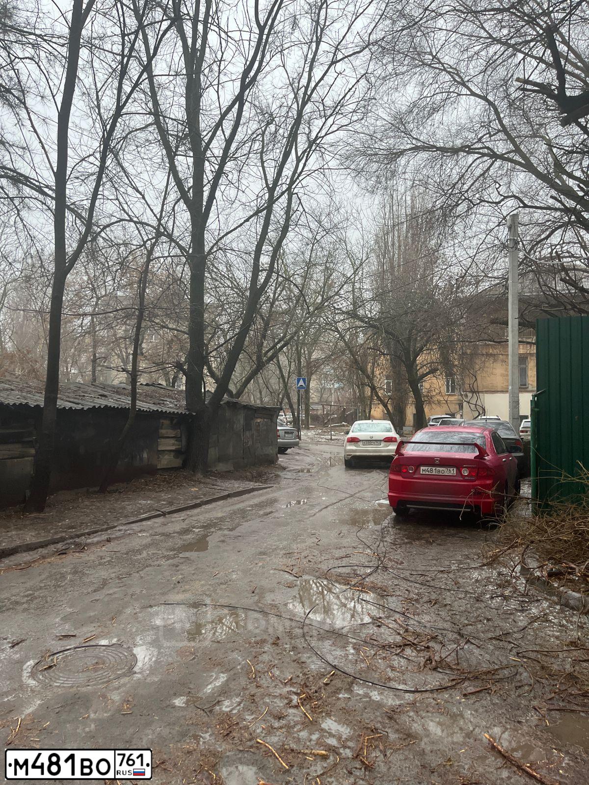 Фото автомобиля HONDA ACCORD, 2008 — госномер М481ВО761. Цвет: Красный