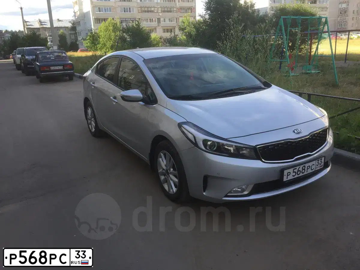 Фото автомобиля KIA CERATO, 2018 — госномер Р568РС33. Цвет: Серебристый
