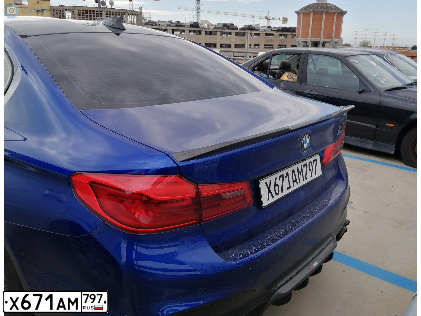 Фото автомобиля BMW M5, 2019 — госномер Х971ОС05. Цвет: синий
