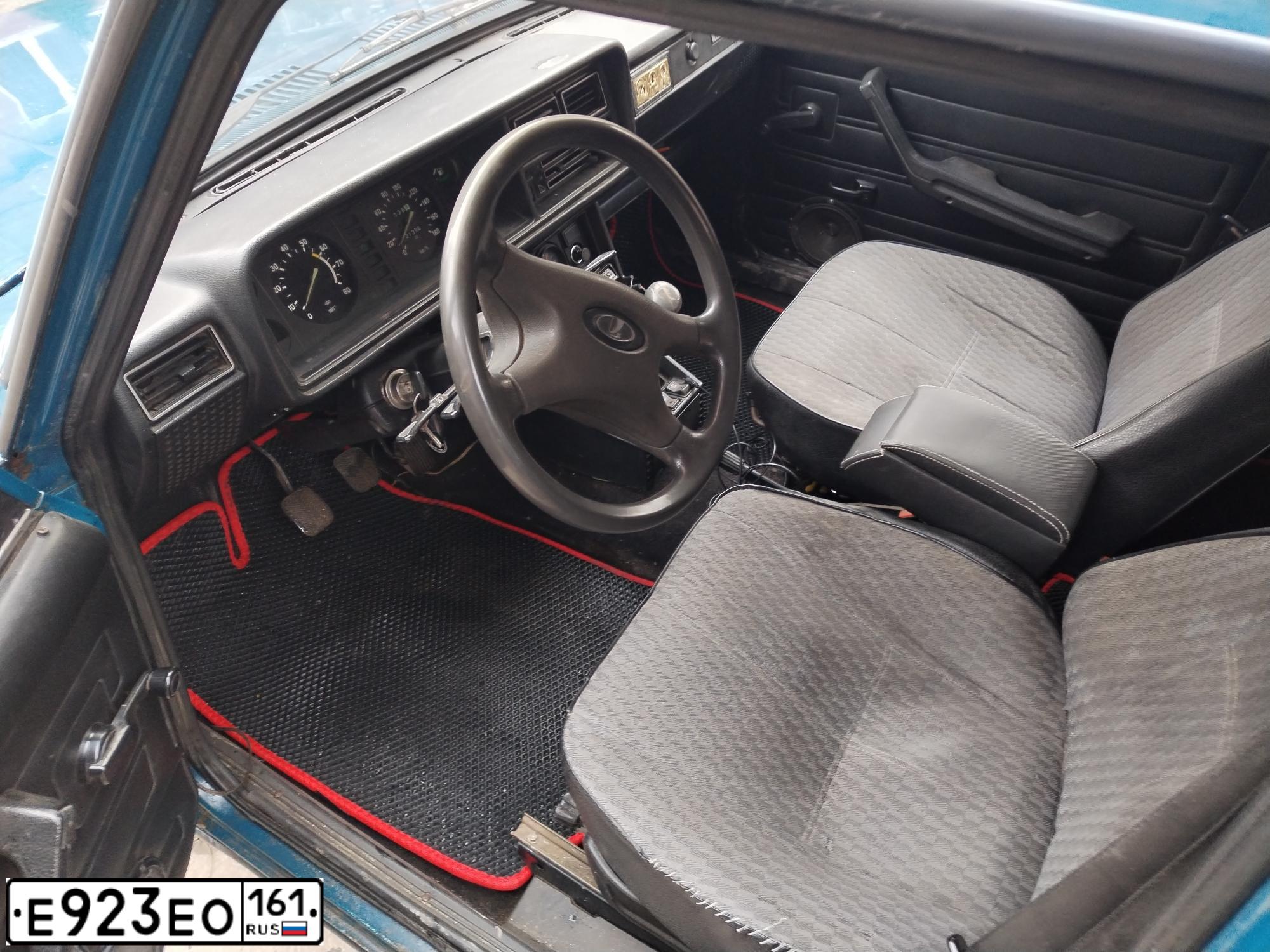 Фото автомобиля GAZ 3110 WOLGA, 2001 — госномер Е923ЕО161. Цвет: Белый
