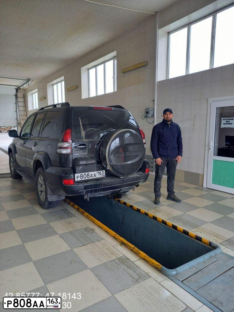 Фото автомобиля TOYOTA LANDCRUISER, 2008 — госномер Р808АА163. Цвет: ЧЕРНЫЙ