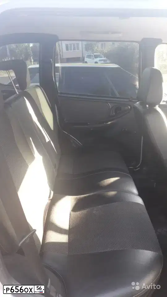 Фото автомобиля CHEVROLET NIVA, 2012 — госномер Р656ОХ56. Цвет: Светло-серебристый металик