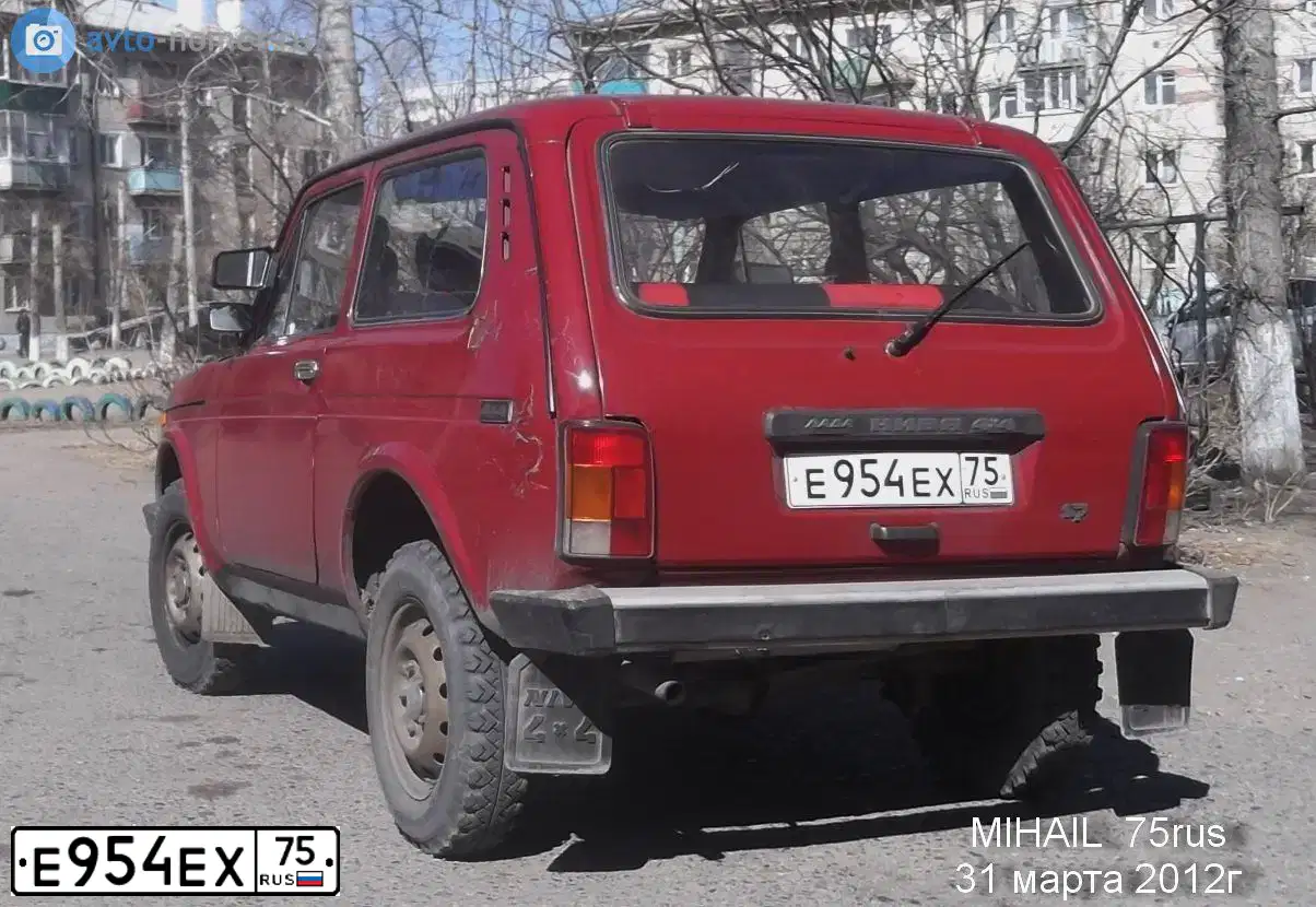 Фото автомобиля LADA 2121 NIVA, 1994 — госномер Е954ЕХ75. Цвет: ВИШНЕВЫЙ