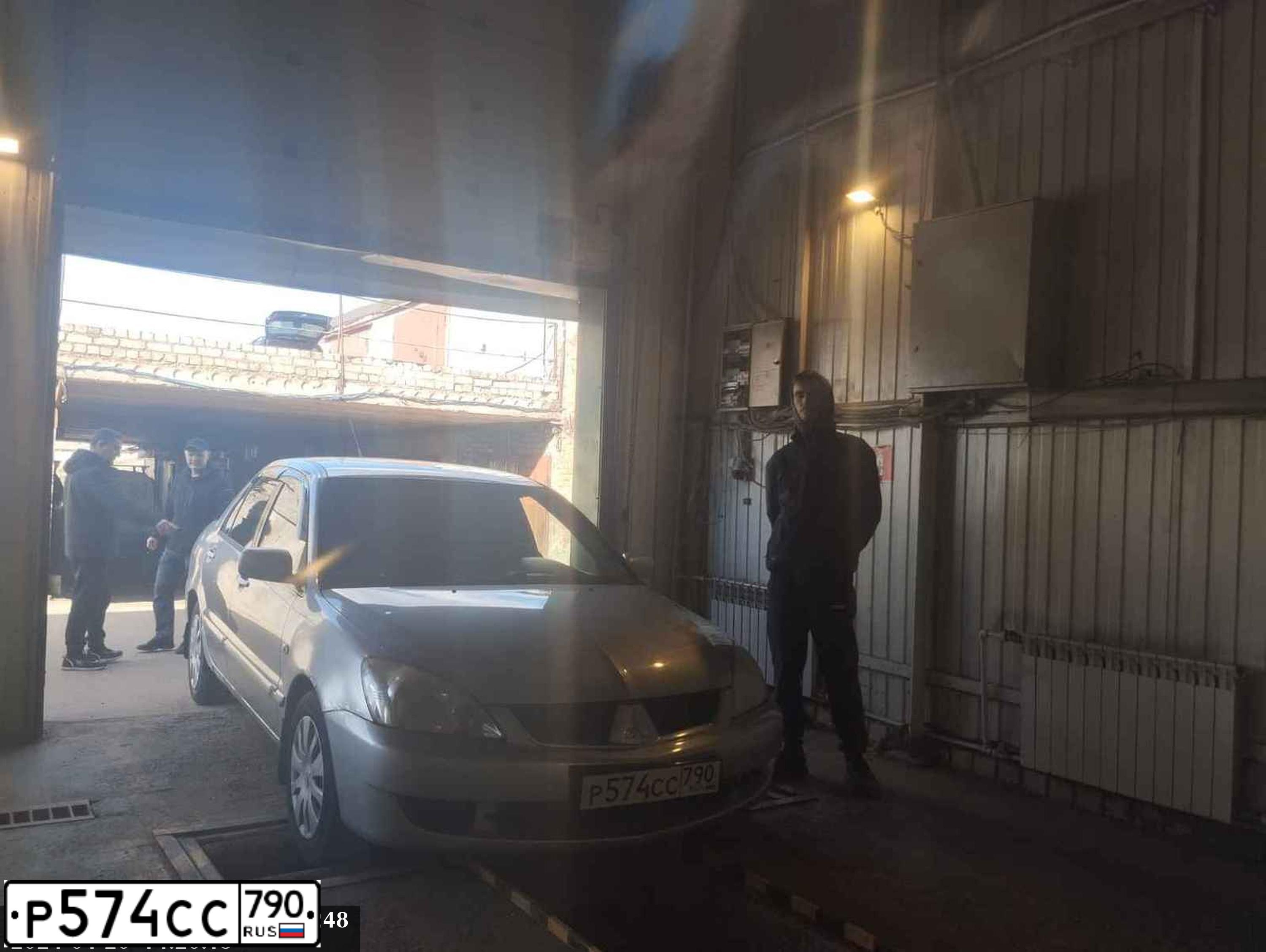 Фото автомобиля MITSUBISHI LANCER, 2006 — госномер С740ОС29. Цвет: СЕРЕБРИСТЫЙ