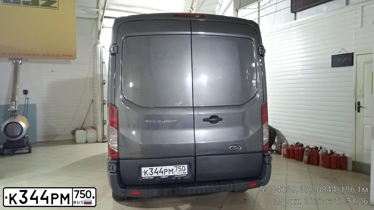 Фото автомобиля FORD TRANSIT, 2017 — госномер К344РМ750. Цвет: Серый
