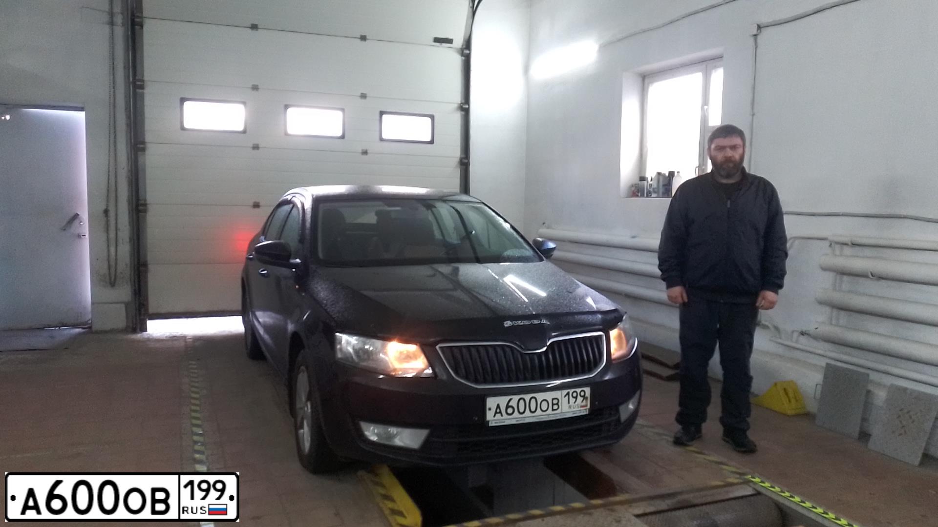 Фото автомобиля HONDA CIVIC, 2008 — госномер Е807ВТ977. Цвет: СЕРО-ЗОЛОТИСТЫЙ