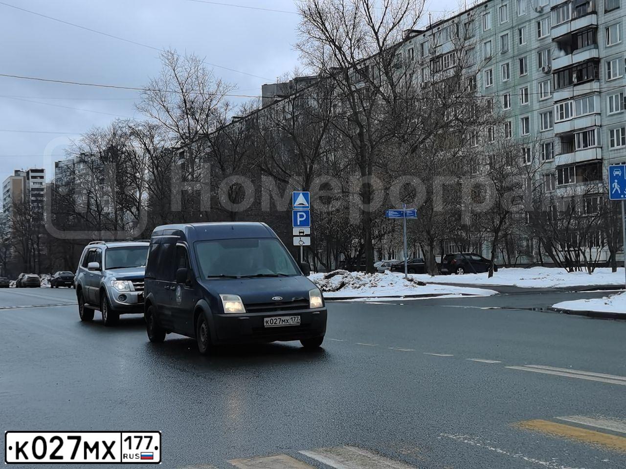 Фото автомобиля FORD TOURNEO CONNECT, 2006 — госномер Р701КМ716
