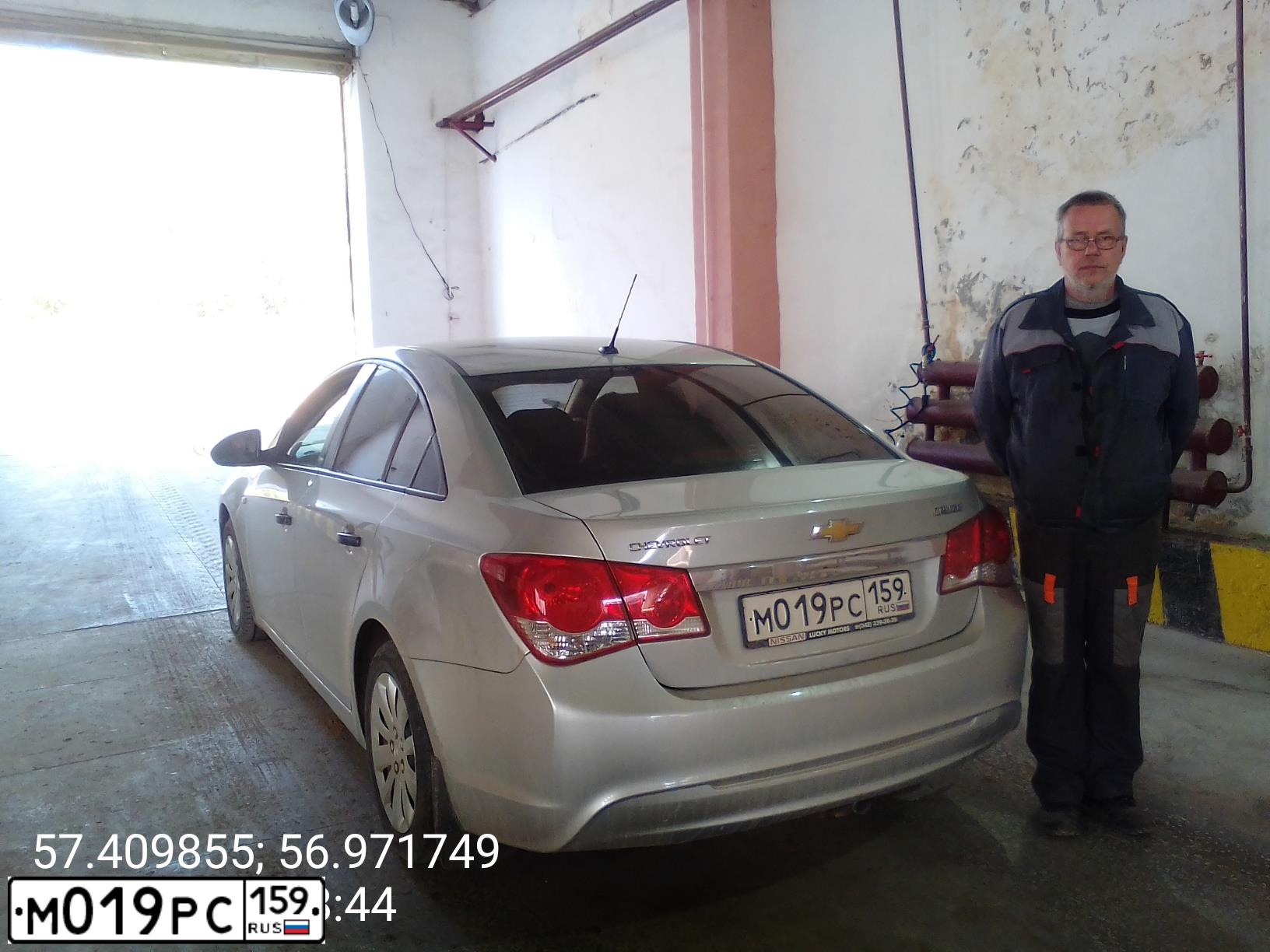 Фото автомобиля CHEVROLET CRUZE, 2013 — госномер М019РС159. Цвет: СЕРЕБРИСТЫЙ МЕТАЛЛИК