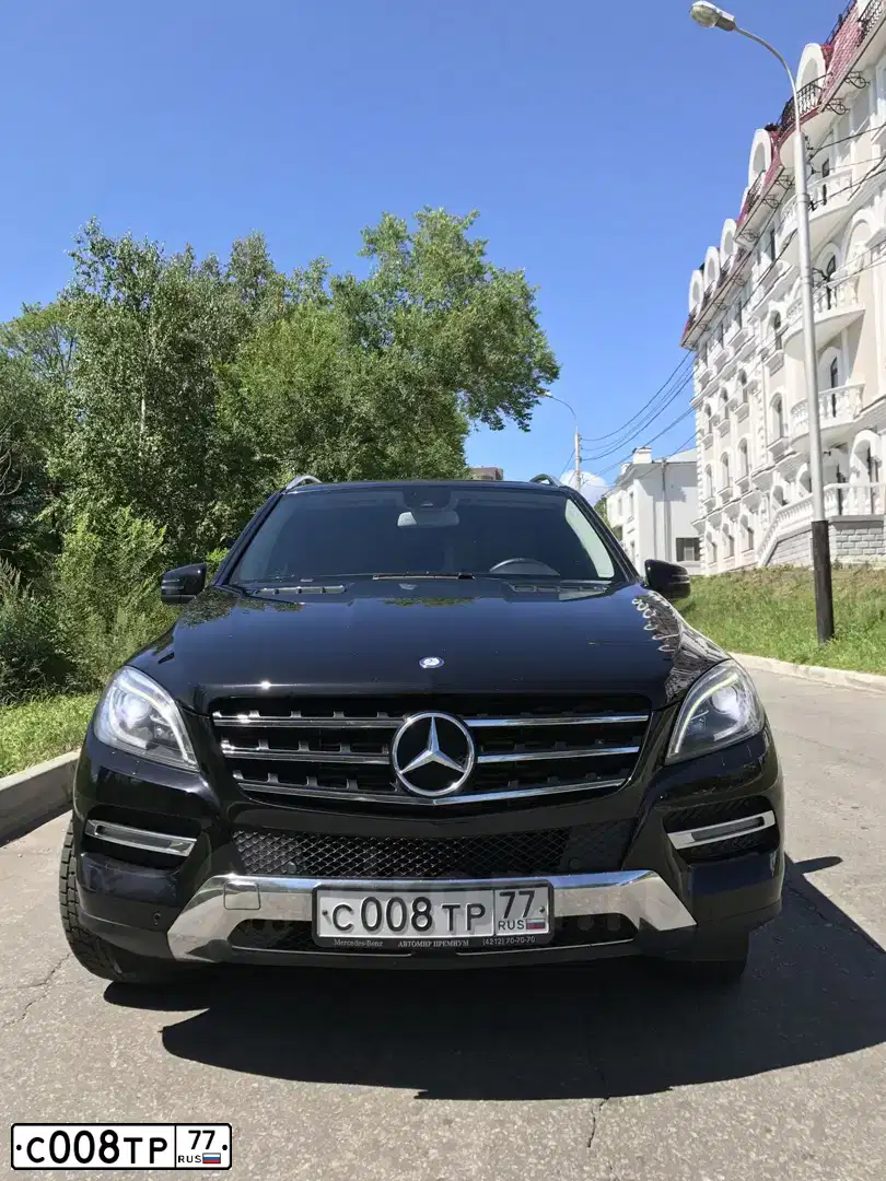 Фото автомобиля MERCEDES M-KLASSE, 2012 — госномер С008ТР77. Цвет: ЧЕРНЫЙ