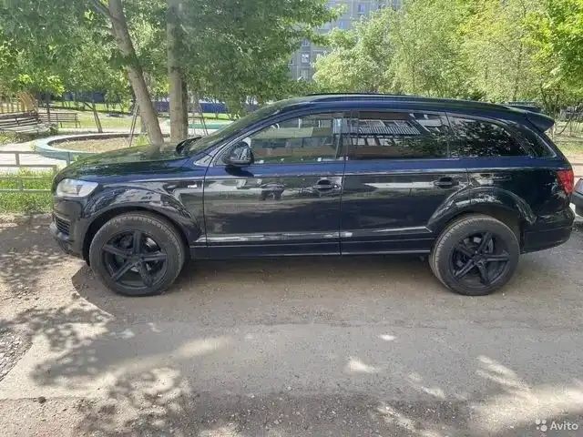 Фото автомобиля AUDI Q7, 2008 — госномер Х570ТР124. Цвет: ЧЕРНЫЙ