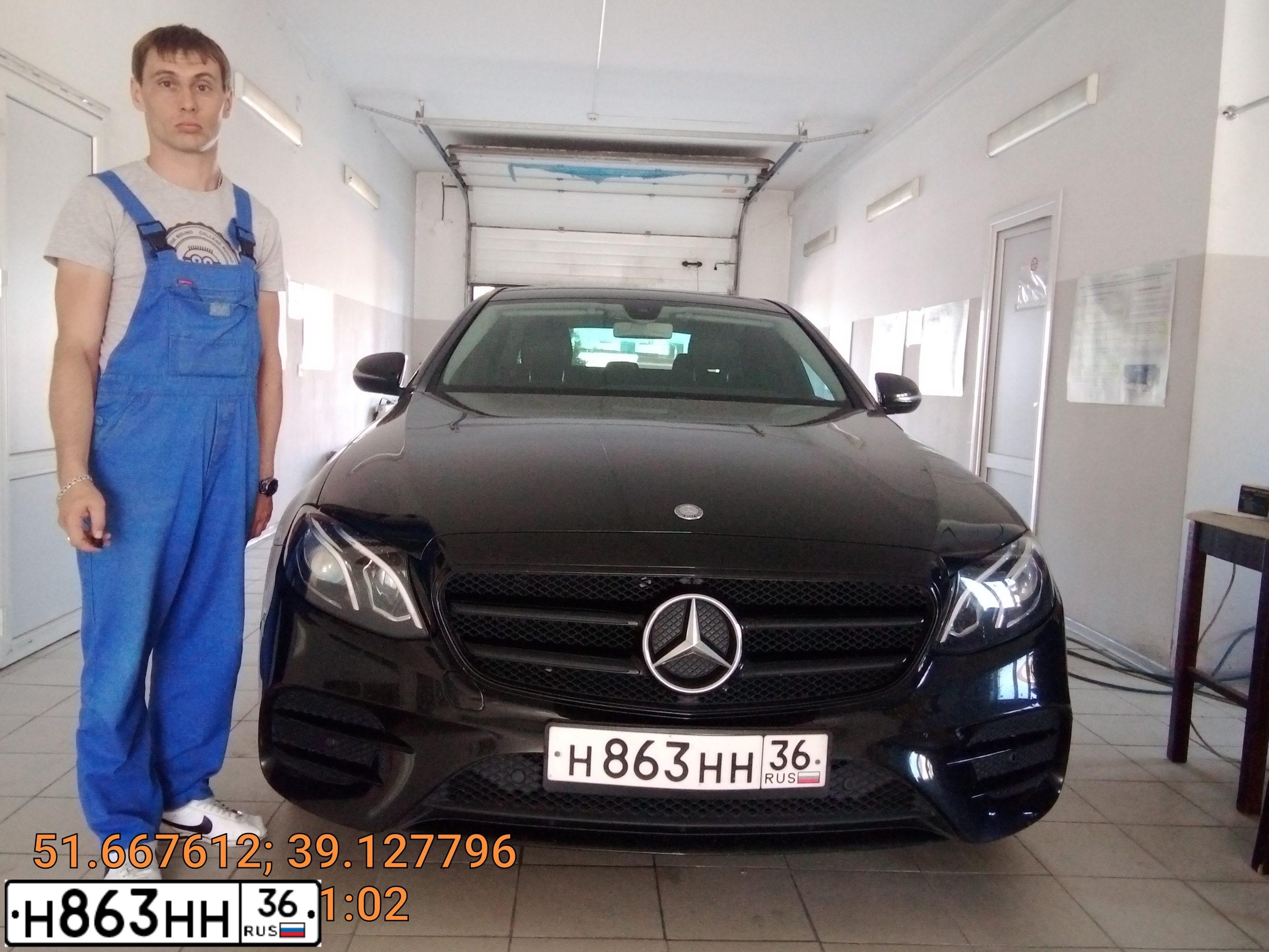 Фото автомобиля AUDI A8, 1998 — госномер Н863НН36. Цвет: СЕРЕБРИСТЫЙ