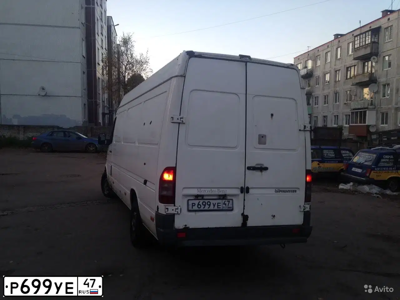 Фото автомобиля MERCEDES SPRINTER, 2005 — госномер С744УА198. Цвет: Белый