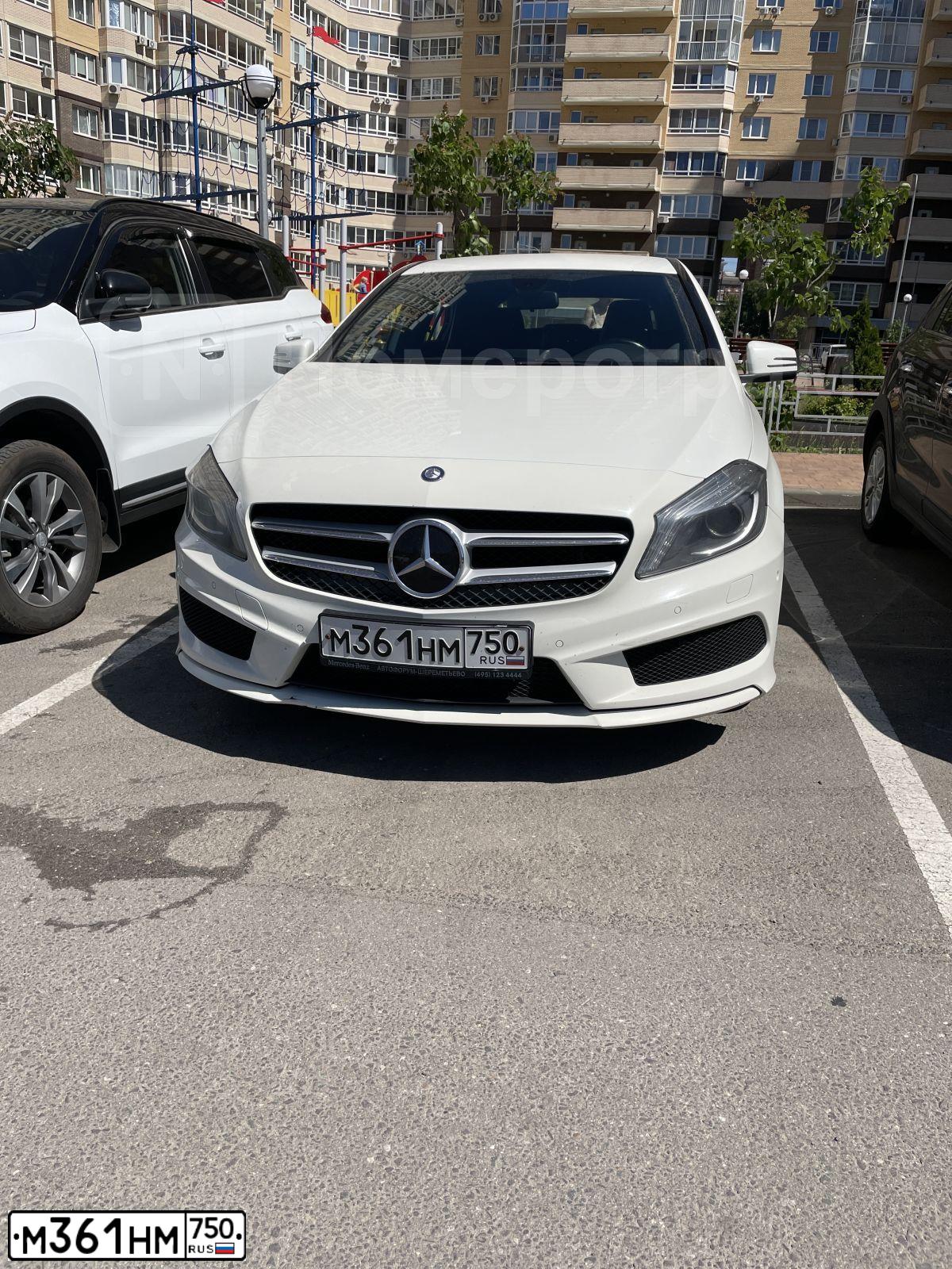 Фото автомобиля MERCEDES A-KLASSE, 2013 — госномер М361НМ750. Цвет: БЕЛЫЙ