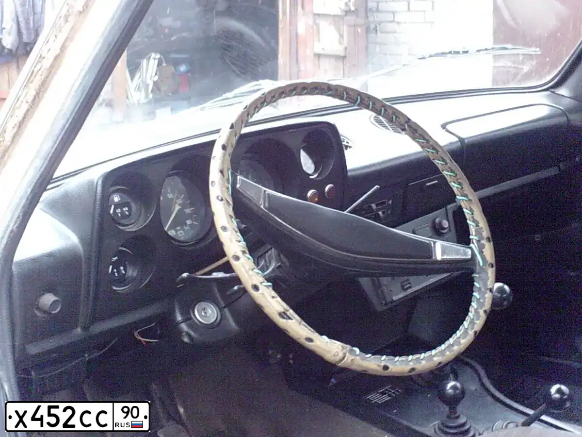 Фото автомобиля LADA 2121 NIVA, 1987 — госномер Х452СС90. Цвет: Камуфляж