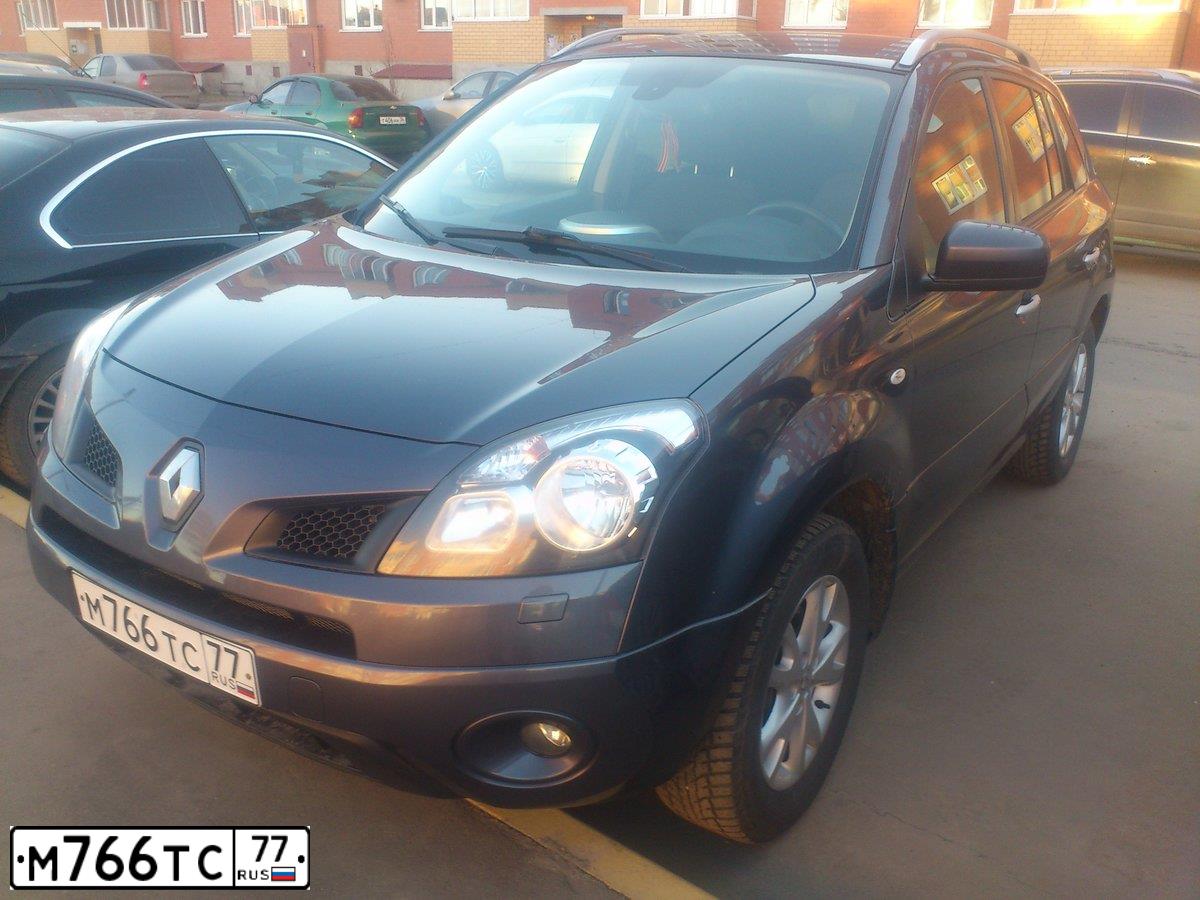Фото автомобиля RENAULT KOLEOS, 2011 — госномер В698ВР790. Цвет: ТЕМНО-СЕРЫЙ