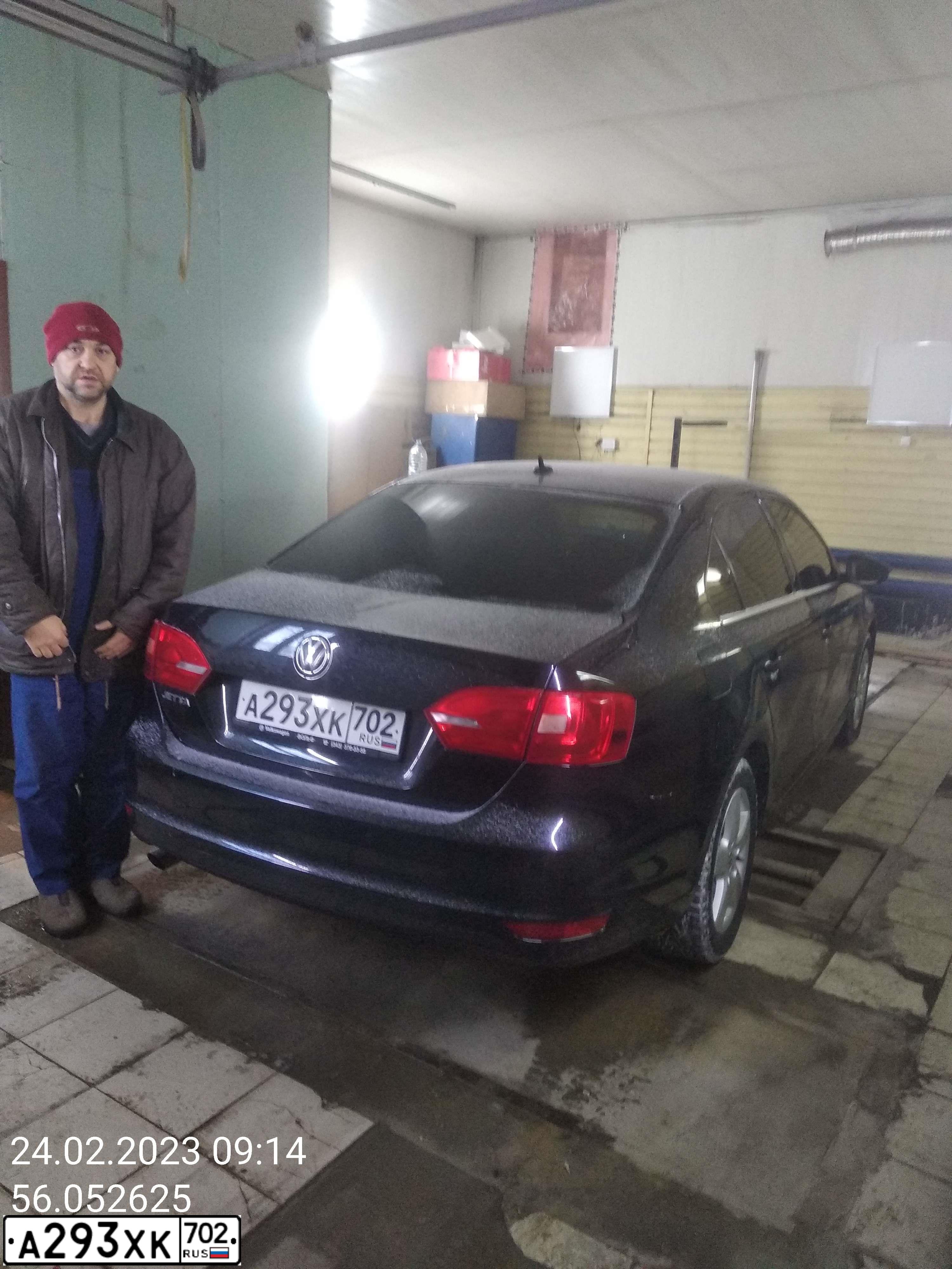 Фото автомобиля VOLKSWAGEN JETTA, 2014 — госномер А293ХК702. Цвет: ЧЕРНЫЙ